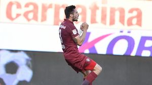 Andrei Burcă nu înțelege ce se întâmplă cu CFR Cluj. „Suntem la mâna noastră, deși Craiova este favorită”. Care a fost mesajul lui Dan Petrescu din vestiar
