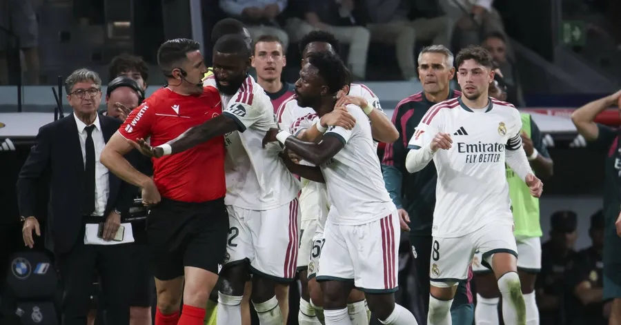 Vinicius a reacționat după eliminare! Mesajul publicat, deși participarea sa în El Clasico este în pericol