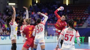 Cristina Neagu s-a accidentat după 335 de minute jucate la Euro din 352 posibile! Ambros Martin are una din cheile semifinalei cu Rusia. Selecționata lui Trefilov a fost bătută de România B la Trofeul Carpați 