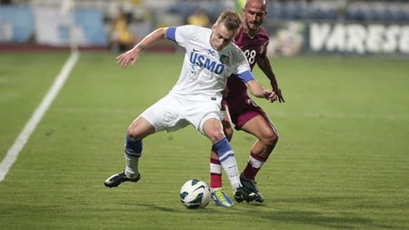 L-au luat, dar el visează la un transfer 'afară':** "Nu m-a sunat nimeni de la Steaua! Am vorbit doar prin SMS" Alex Maxim, despre mutarea anunțată de Becali