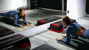 Cea mai frumoasă handbalistă a României trage tare la al doilea job, după ce nu a fost luată în lotul pentru Campionatul Mondial! GALERIE FOTO