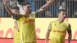 „Îmi place Luis Suarez și vreau să ajung în Premier League!” Albin Berisha, cel mai proaspăt kosovar din fotbalul românesc a primit recomandări pozitive de conaționalii săi rapidiști. INTERVIU