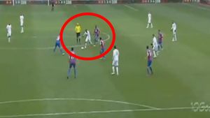 Execuție fantastică în Premier League. Mulți spun că ăsta e golul sezonului. VIDEO | Cum a catapultat Phillips mingea în vinclu, de la 40 de m