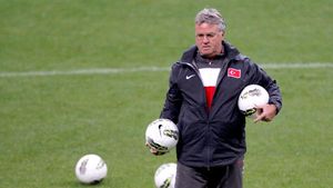 Eto'o și Roberto Carlos, sub comanda lui Guus Hiddink!** Olandezul e noul antrenor al lui Anji