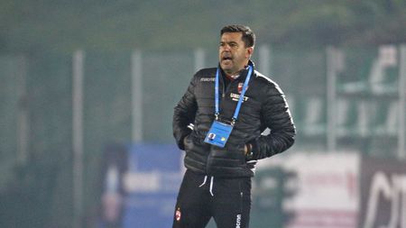I-a lăsat Cosmin Contra pe bancă pe fotbaliștii care s-au „românizat”? Cine sunt jucătorii cu salarii mari care încep pe bancă meciul cu Viitorul