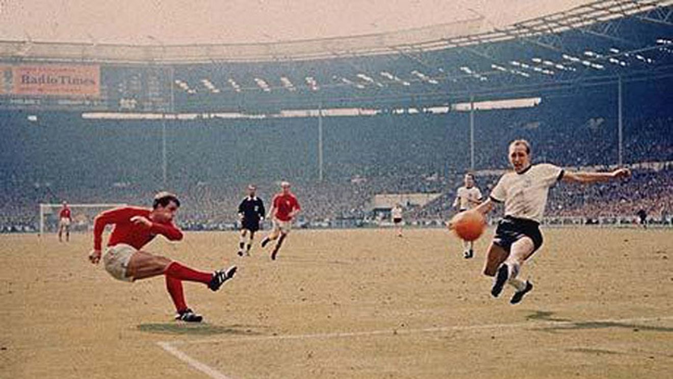 Editorial Geoff Hurst: "N-am mai realizat nimic din '66! Ieșiți pe teren și rescrieți istoria!"