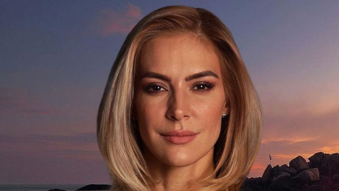 Vedeta PRO TV, clipe de coșmar! Roxana Ciuhulescu, hărțuită sexual de un celebru antrenor român de fotbal, care se iubea deja cu o prietenă a ei: „Venise cu obrăznicie! L-am înregistrat și l-am amenințat că fac totul public”