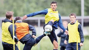 Au sărit scântei!** Steliștii vor să-l impresioneze pe Levi și nu se menajează deloc la antrenamente