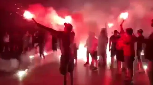 Acțiune disperată a fanilor lui Dinamo! Au mers la Constanța pentru a transmite un mesaj jucătorilor înaintea meciului cu Viitorul: „Nu suntem aici să vă criticăm!” | VIDEO