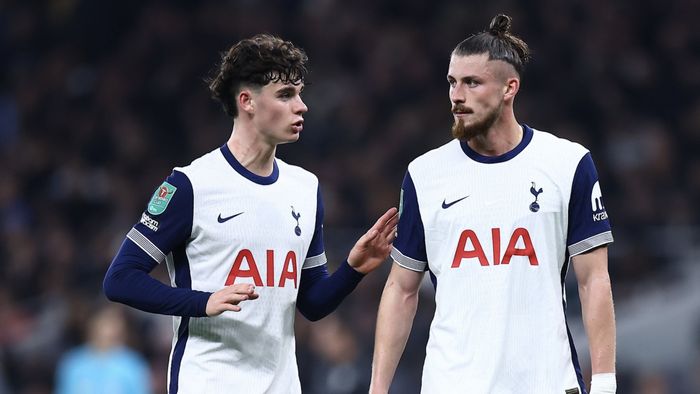 Incredibil ce a reuşit Radu Drăguşin. După câteva meciuri alături el, Real Madrid vrea să-l transfere