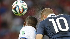 N-au cântat, dar au jucat? Un penalty, o reușită validată de Goal Control Technology și Benzema aduc victoria "cocoșilor". Franța - Honduras 3-0