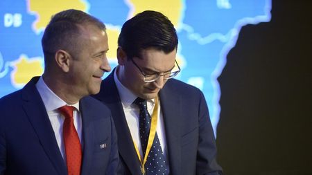 Tatăl lui Răzvan Burleanu sare în apărarea președintelui FRF: „Să ne amintim în mandatele lui Mircea Sandu cum se dirijau rezultatele! De ce nu mă întrebați câte blaturi am făcut?”