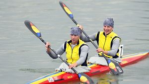 CM KAIAC- CANOE | Roxana Borha și Elena Meroniac au terminat pe locul 7 la kaiac dublu pe 500 m și au ratat calificarea directă la Rio 2016
