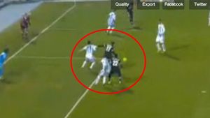 Juventus face spectacol în Serie A. A avut 5-1 la pauză cu Pescara!** VIDEO: Îți vine să crezi sau nu, faza asta se termină în două sec., cu un gol din foarfecă