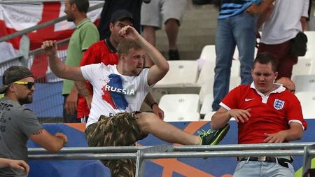 Rusia, un butoi cu pulbere înaintea Campionatului Mondial: "Homosexualii să fie atenți". Suporterii a două echipe naționale sunt vizați de amenințările huliganilor