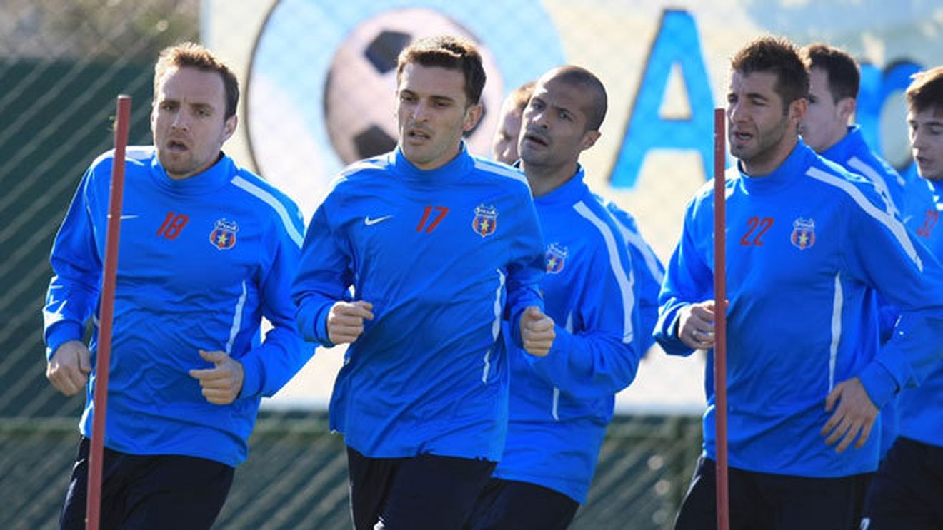 Bilașco nu vrea să plece singur în China: "Mai iau cu mine doi steliști!"** Cine ar putea fi "aleșii" atacantului