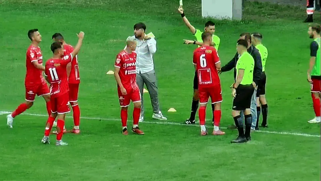 Fază incredibilă la Bistrița! Penalty repetat de două ori după ce a fost apărat, iar a treia execuție a fost cu noroc! FOTO și VIDEO cu ce s-a întâmplat între CS Gloria și CS Tunari
