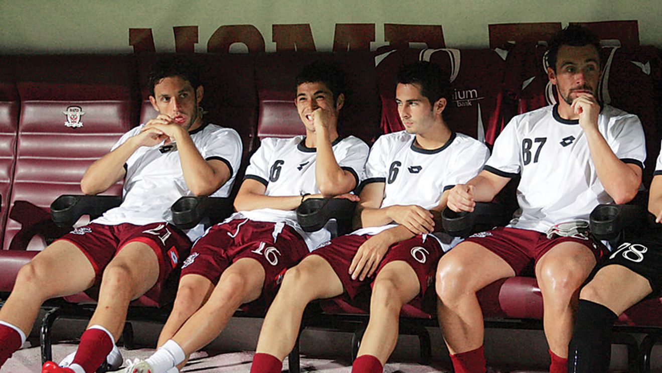 Rezerve de lux pe banca Rapidului