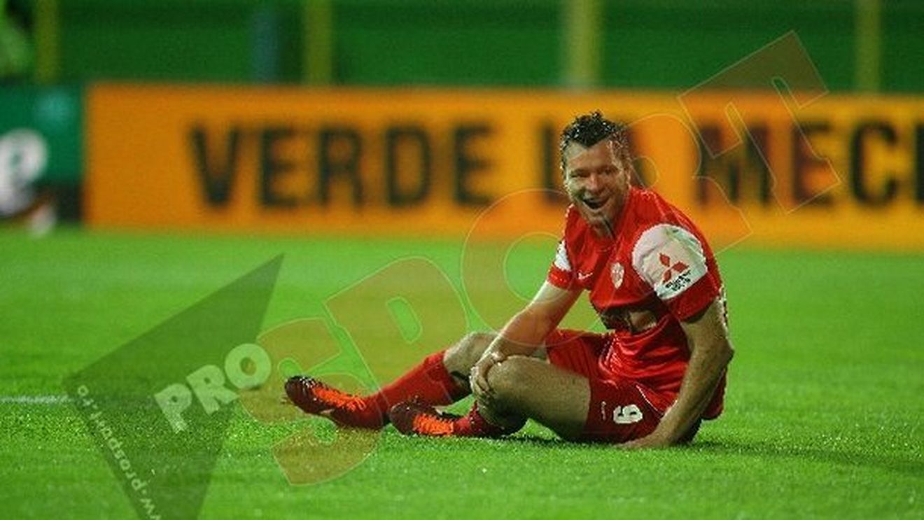 Conducătorii Vasluiului REFUZĂ‚ să dea un verdict în cazul penalty-ului cerut de "câini"! Zotta: "Care a fost motivul căderii lui Niculae?"