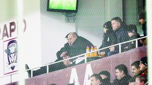 Culisele unei 'afaceri' din care Răzvan și Rapid ar fi ieșit pe PLUS, dar Copos a pierdut!** Cum s-a 'sucit' Șiman, deși a fost la un pas să bată palma pentru Curelea