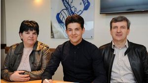 OFICIAL | Încă un român a ajuns în Anglia. Cu ce club a semnat: "Unul dintre fundașii cu care aș vrea să mă duelez pe viitor ar fi John Terry"