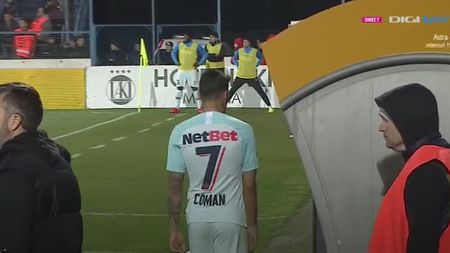 O nouă ruptură la FCSB? Florinel Coman a avut o reacție nervoasă după ce Teja l-a scos din teren. Șeptarul l-a ignorat pe antrenor și s-a dus "glonț" la vestiar