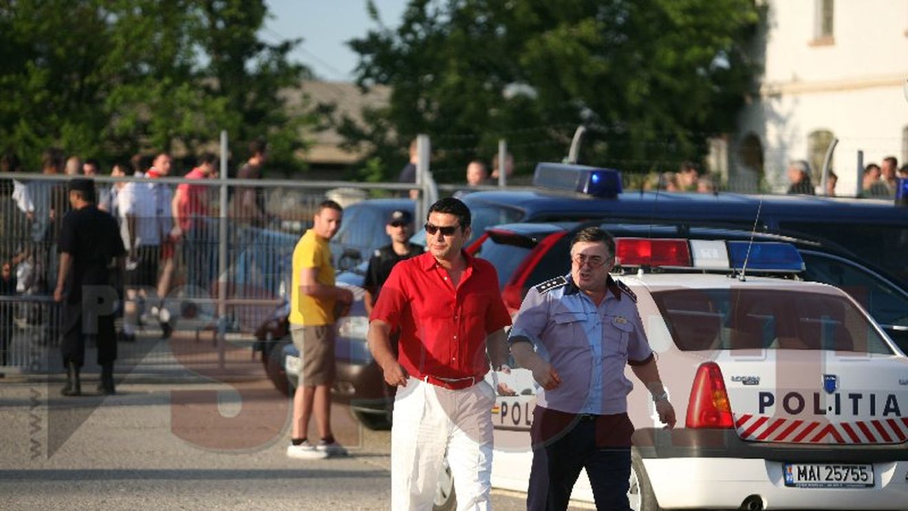 Borcea speră să convingă Jandarmeria să permită accesul fanilor la meci!