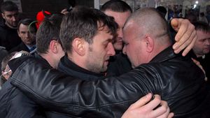 Petre Cozma este încurajat de handbaliștii de la Vesprem