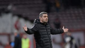 Varianta Liviu Ciobotariu a picat! Dinamoviștii s-au reorientat rapid și au un alt antrenor pe care încearcă să-l convingă să semneze | EXCLUSIV