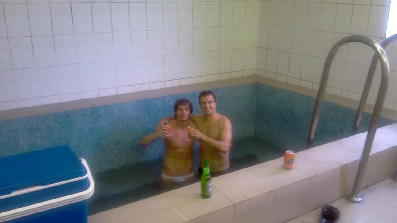 FOTO Pancu și Deac au făcut pace în slipi, la un pahar... de suc :)** 