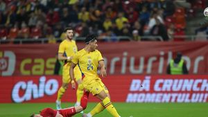 Aplaudat de tribună, respins de peluză: Lisav Eissat a fost contestat de ultrașii de la Uniți Sub Tricolor pe „modelul Camora”. Așa a trăit fundașul cu mamă româncă și tată israelian debutul la națională