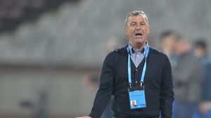 Salariile noilor transferuri de la Dinamo. Rednic a dezvăluit plafonul minim și cel maxim, dar și cine câștigă cel mai mult dintre noile achiziții: "Nimeni nu ia atât!"