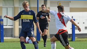 EXCLUSIV | O echipă din Liga 1 aduce un atacant de la Boca Juniors, dar patronul e nelămurit: "Atunci am zis 'ce facem cu ăsta?' Așa și cu el, că l-am văzut doar în poze"