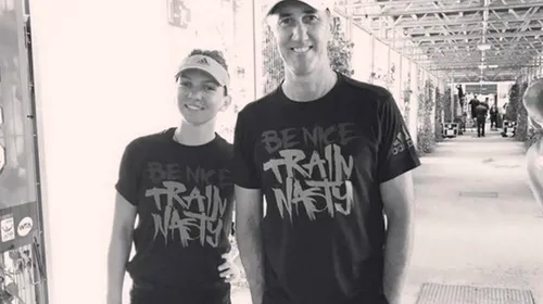 FOTO | Simona Halep și Darren Cahill și-au făcut apariția la Madrid în tricouri de susținere pentru Ilie Năstase: „Be Nice, Train Nasty”