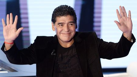 Maradona anunță că poate fi noul "vice" la FIFA și îl distruge pe Blatter. "Platini mi-a spus că a aranjat 167 de meciuri"