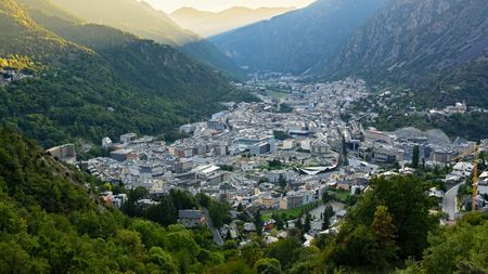 ProSport a ajuns în Andorra: top informații din culisele naționalei! Câți români vor fi în tribune la meci, drum cu peripeții pentru tricolori și imagini din hotelul cu spa fabulos! | EXCLUSIV