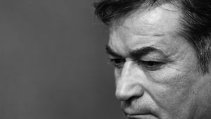 Oficialii de la CS U Craiova și foștii componenți ai Craiovei Maxima l-au omagiat pe Costică Ștefănescu