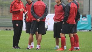 Mulțescu, primele săgeți către Dănciulescu: "Nu e încă antrenor. De-aia are lumea răbdare cu el"