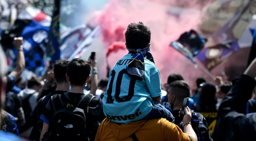 Sărbătoare la Milano! Mii de oameni au ieșit pe străzi, după ce Inter a ridicat trofeul de campioană | FOTO