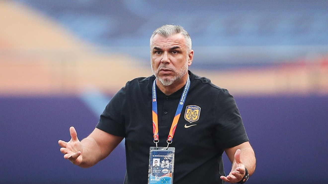 Cosmin Olăroiu cere la FIFA rezilierea contractului cu Jiangsu. Jucătorii nu s-au prezentat la reluarea pregătirii. E criză totală la formația din China