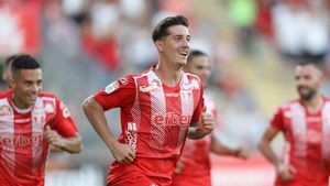 Universitatea Craiova încearcă lovitura finalului de an: transferul lui David Miculescu, de la UTA: „Asigurarea de venituri e adevărata provocare”. Condiția pusă de olteni | EXCLUSIV