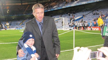 Clujenii și-au întrerupt încălzirea pentru a urmări intrarea englezilor pe gazon