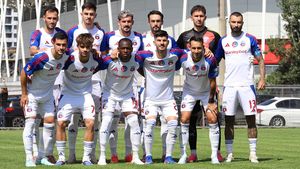 Schimbare după cinci ani! Steaua revine la sponsorul tehnic care a îmbrăcat-o în Liga 4, Liga 3 și în primele jocuri de la debutul în Liga 2