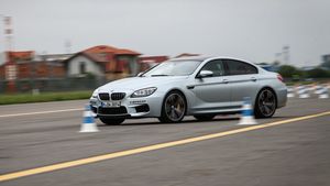 FOTO "M - cea mai puternică literă din lume!" BMW M6 Gran Coupe, lansat într-un decor cu 4335 cai putere