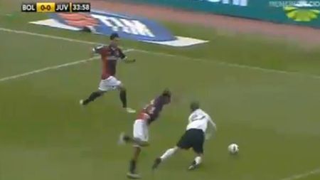 Juve, din nou "iubită" de arbitri? VIDEO** Vezi un penalty inexistent primit de torinezi!