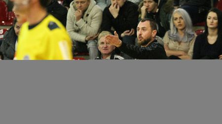 Dezvăluiri incendiare din handbal: arbitraje, puncte împărțite, meciuri „dispărute", comploturi. Adrian Chiruț: „Este anti-handbal și așa nu vom putea crește niciodată, nici noi antrenorii și nici jucătorii tineri"