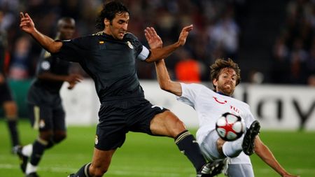 „Galactici", dar pe rând