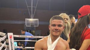 FR de Box dă o mare lovitură! Îl pregătește pentru Jocurile Olimpice de la Paris 2024 pe Cosmin Gârleanu, pugilistul trecut la profesionism! „Se încadrează în acest criteriu" | SPECIAL