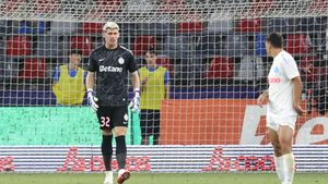 Târnovanu l-a salvat pe Ngezana! Portarul FCSB a apărat lovitura de la 11 metri a celor de la Inter Escaldes, primită după faultul africanului