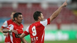 CUTREMUR la Dinamo după eșecul cu Steaua! Ciobotariu, pus la zid: "Face doar ce zic Niculae și Dănciulescu! Îi e FRICĂ‚ să-i schimbe!"** Replica lui "Săgeată"